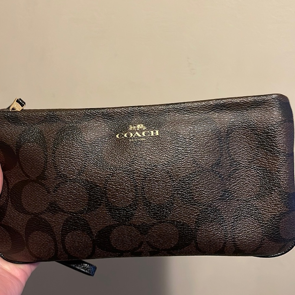 Coach wallet holder